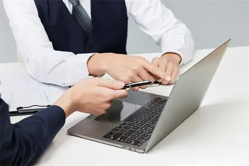 前进的路上的含义